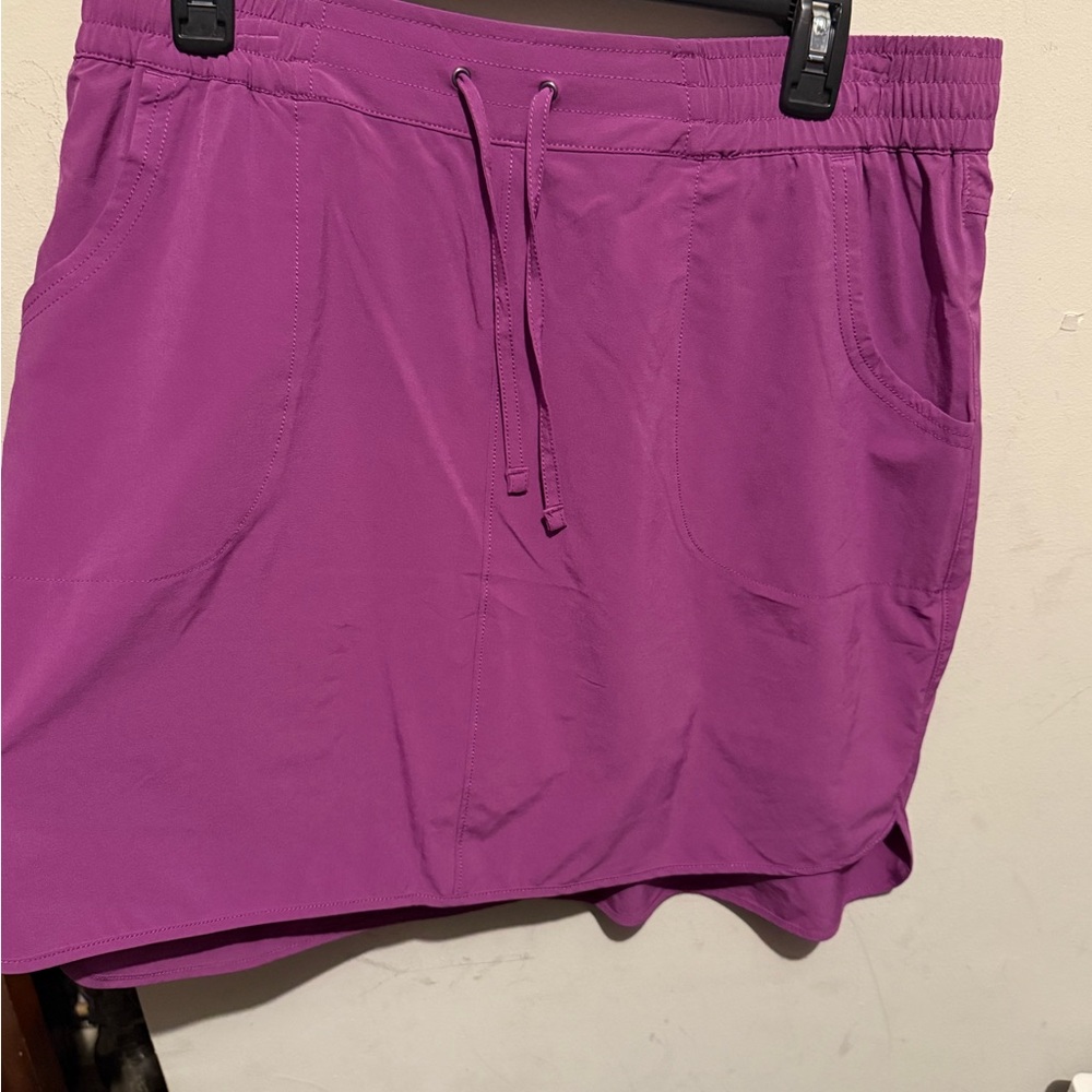 Duluth Trading Co Vibrant Purple Skort